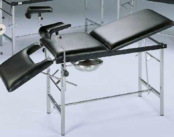 0013-Sekciju ginekoloģiskais krēsls-kušete
