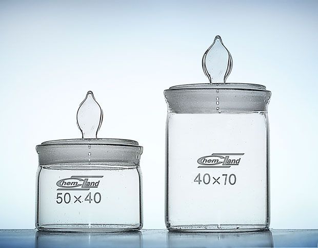 Glass ar iezemētām daļām, CHEMLAND sveroša pudele